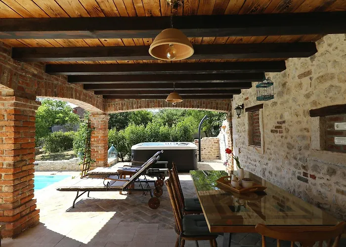 Romantika Dalmacija Villa *